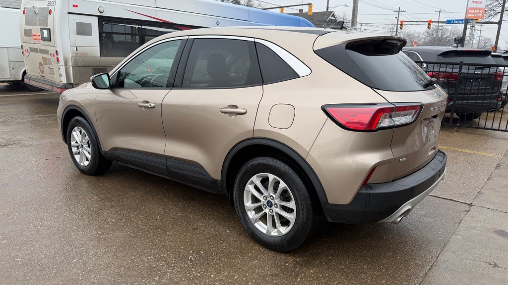 2020 Ford Escape Image 3