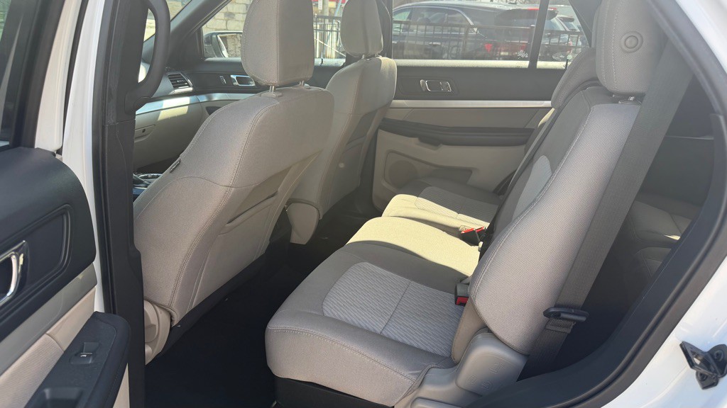 2018 Ford Explorer Image 12