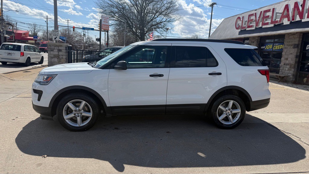 2018 Ford Explorer Image 2