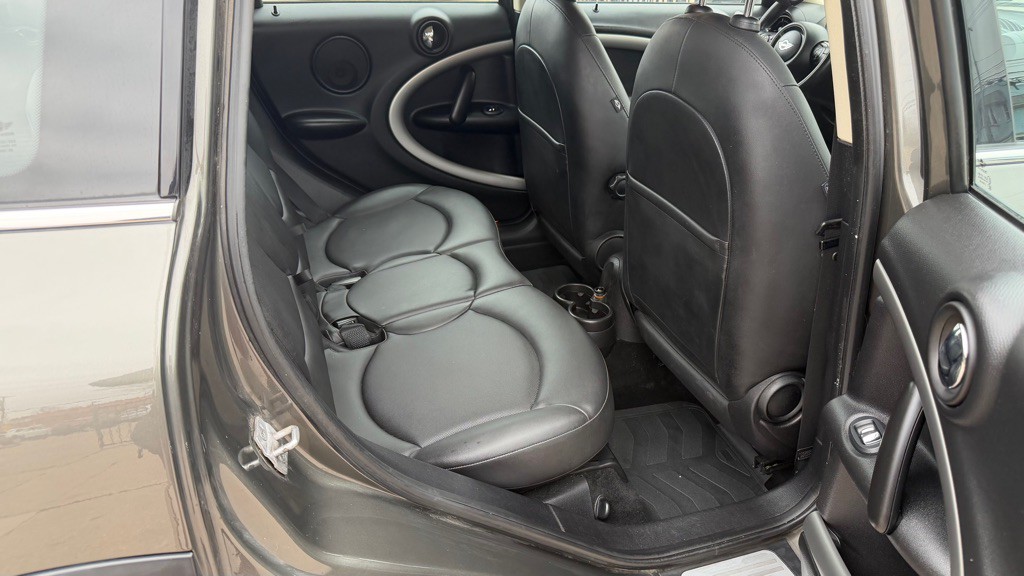 2014 MINI Cooper Image 10