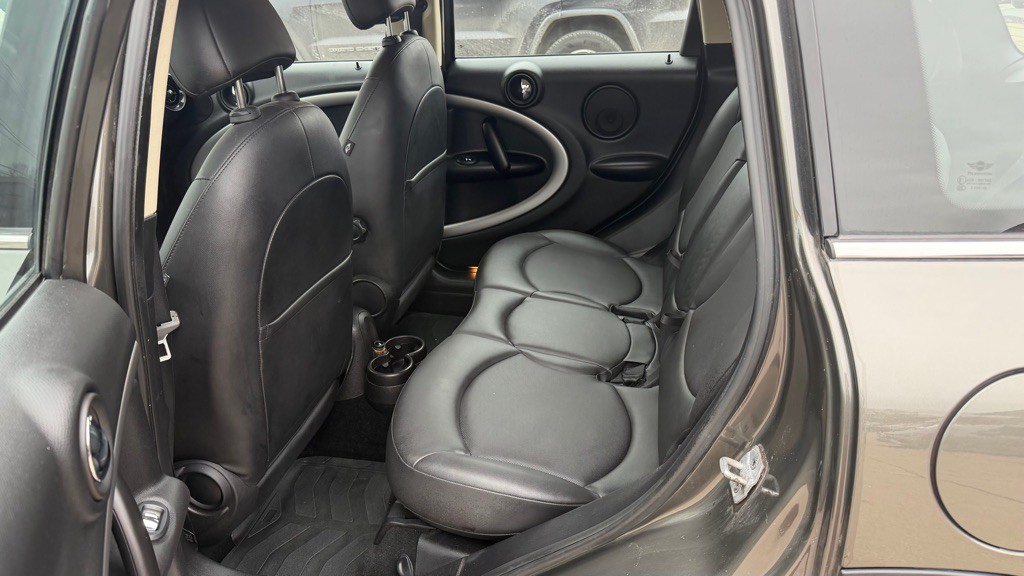 2014 MINI Cooper Image 12