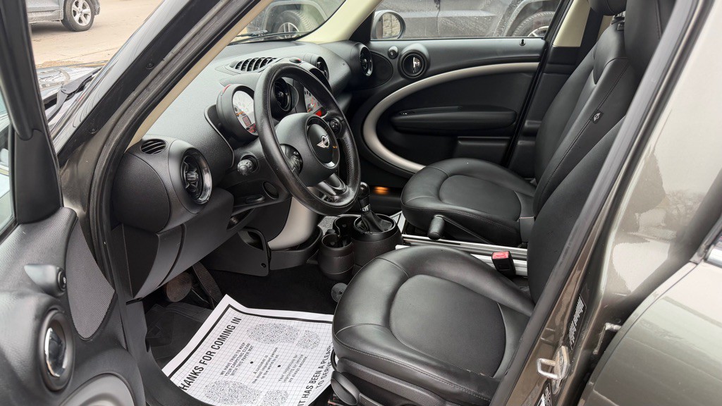 2014 MINI Cooper Image 13