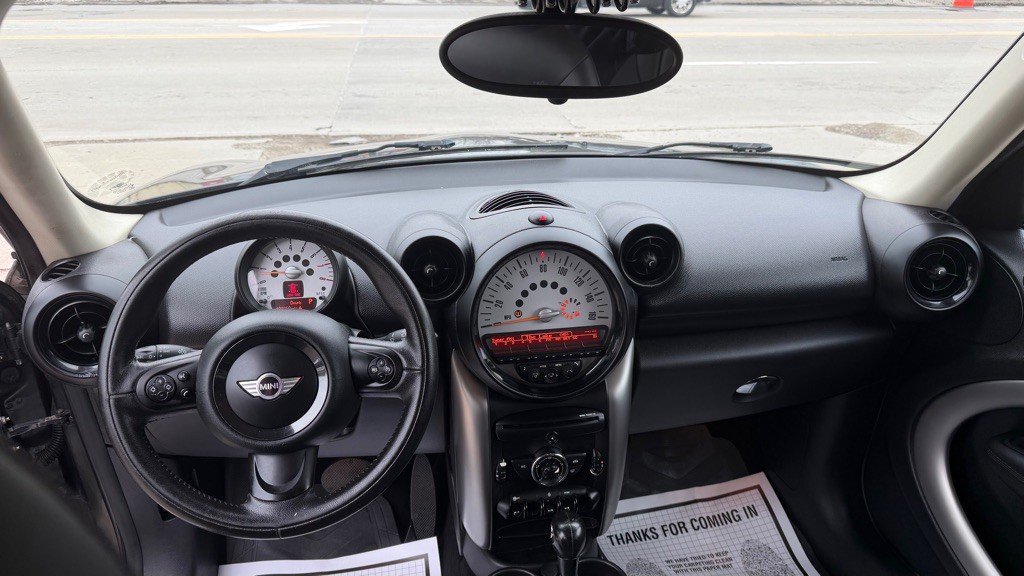 2014 MINI Cooper Image 15