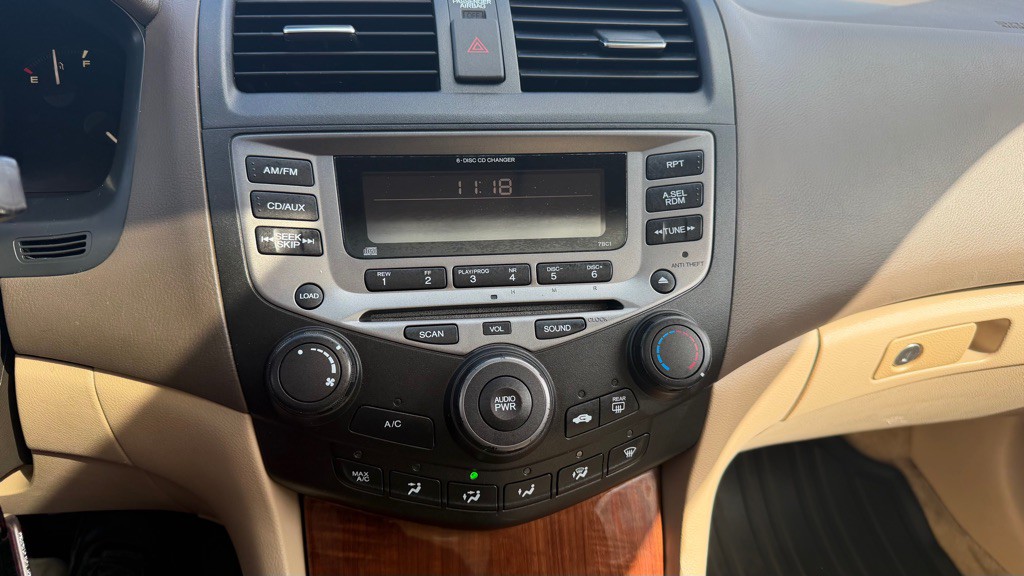 2006 Honda Accord Image 19