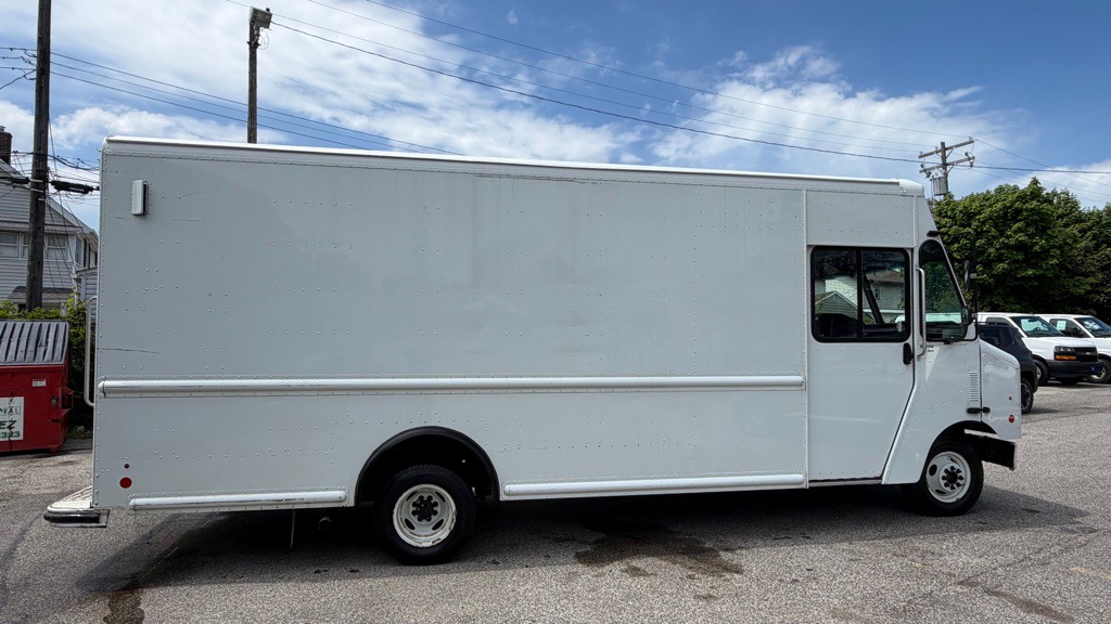 2022 Ford Econoline Image 6