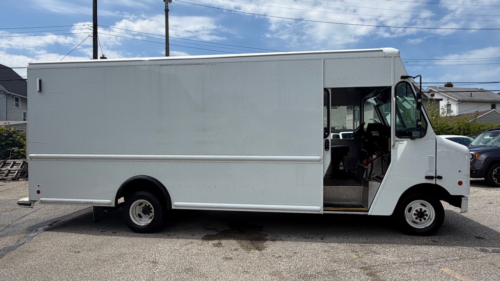2022 Ford Econoline Image 10