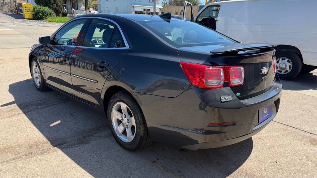 2015 Chevrolet Malibu Image 3