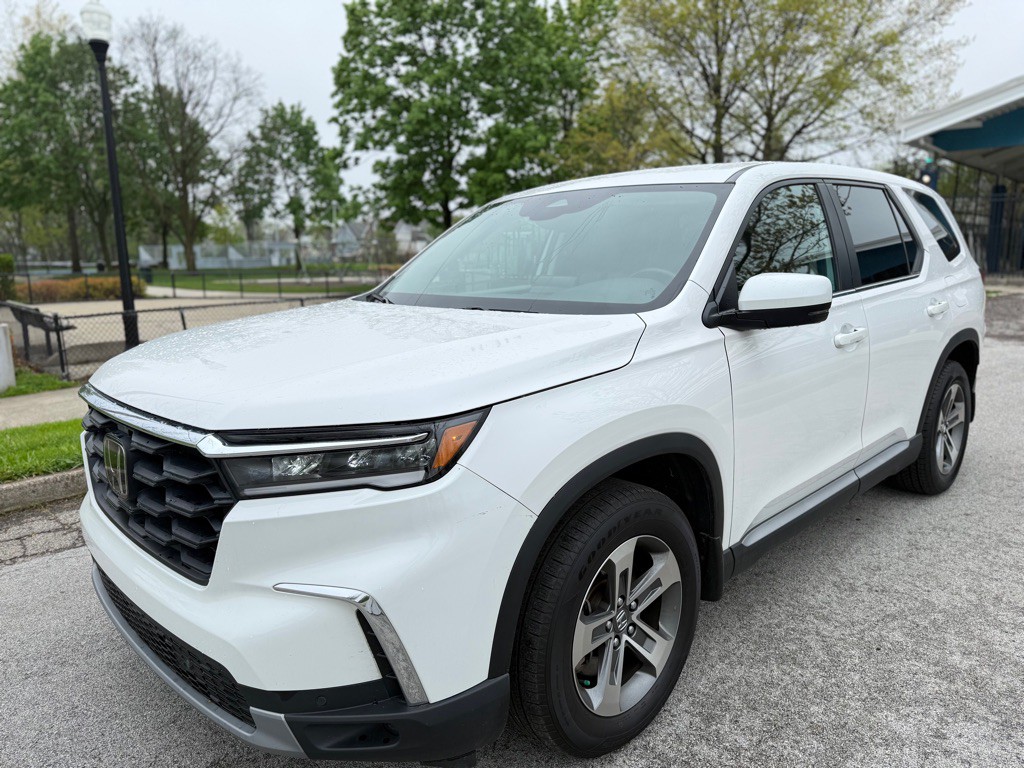 2025 Honda Pilot Image 1