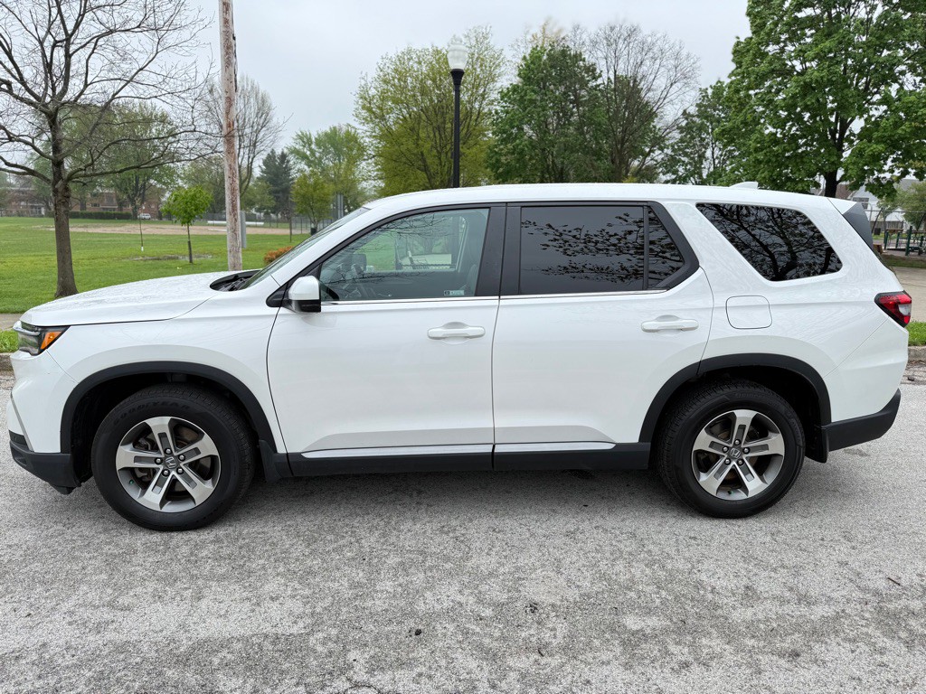 2025 Honda Pilot Image 2