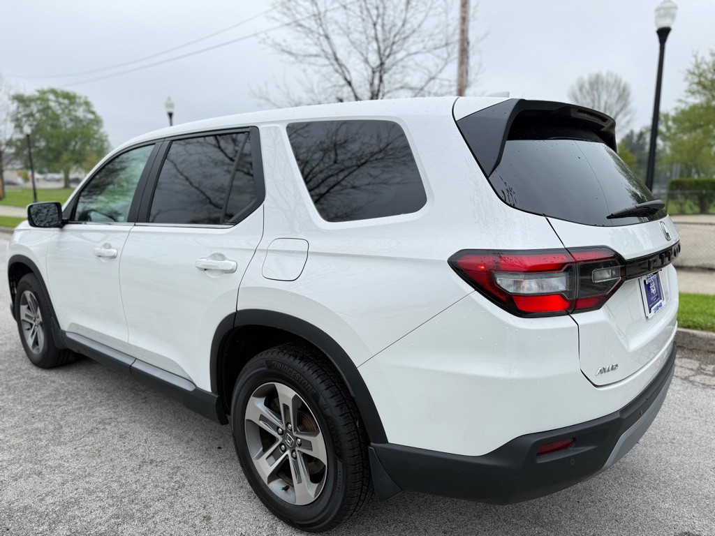 2025 Honda Pilot Image 3