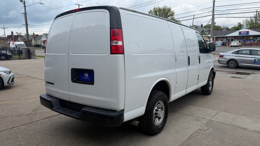 2018 Chevrolet Express Image 5