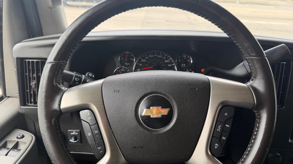 2018 Chevrolet Express Image 13