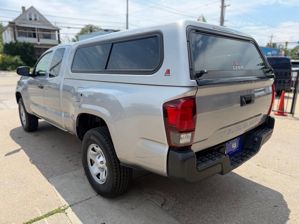 2019 Toyota Tacoma Image 3