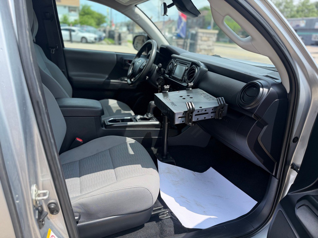 2019 Toyota Tacoma Image 9