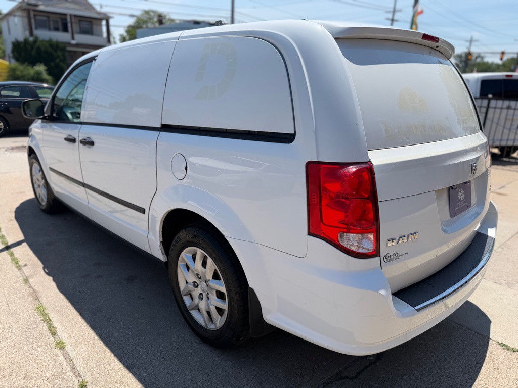 2015 RAM Tradesman Image 3