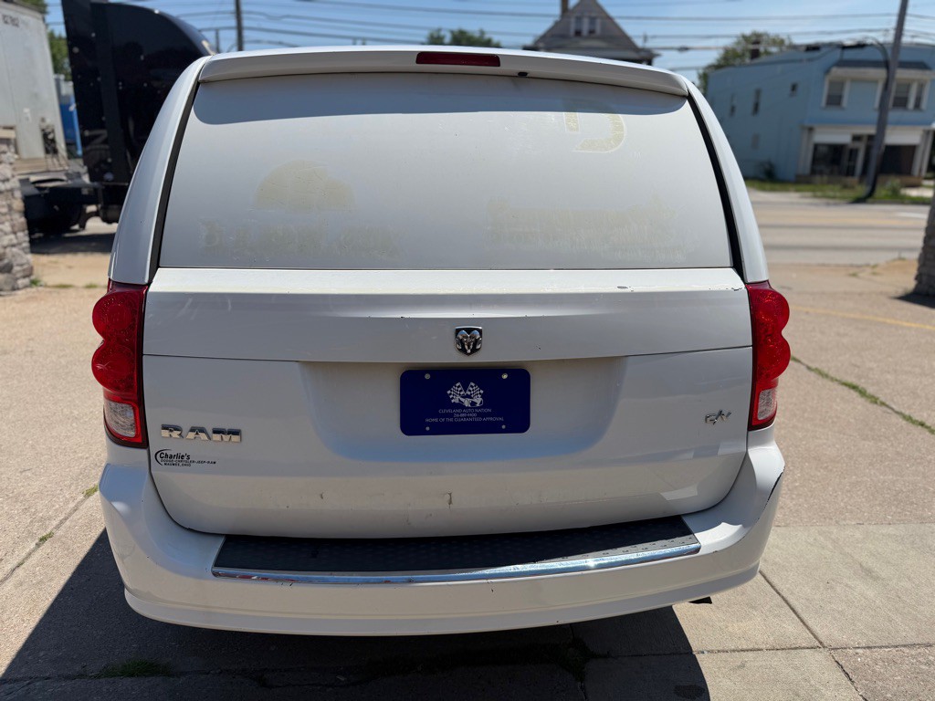 2015 RAM Tradesman Image 4