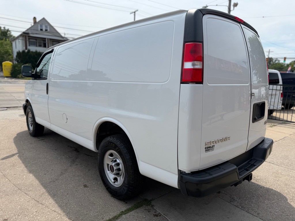 2020 GMC Savana Image 3