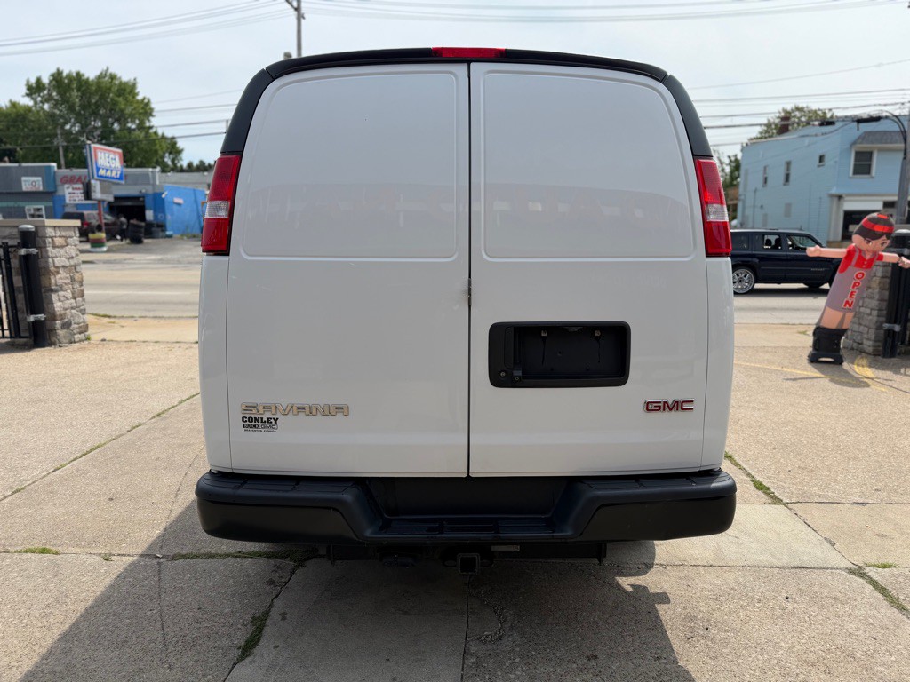 2020 GMC Savana Image 4