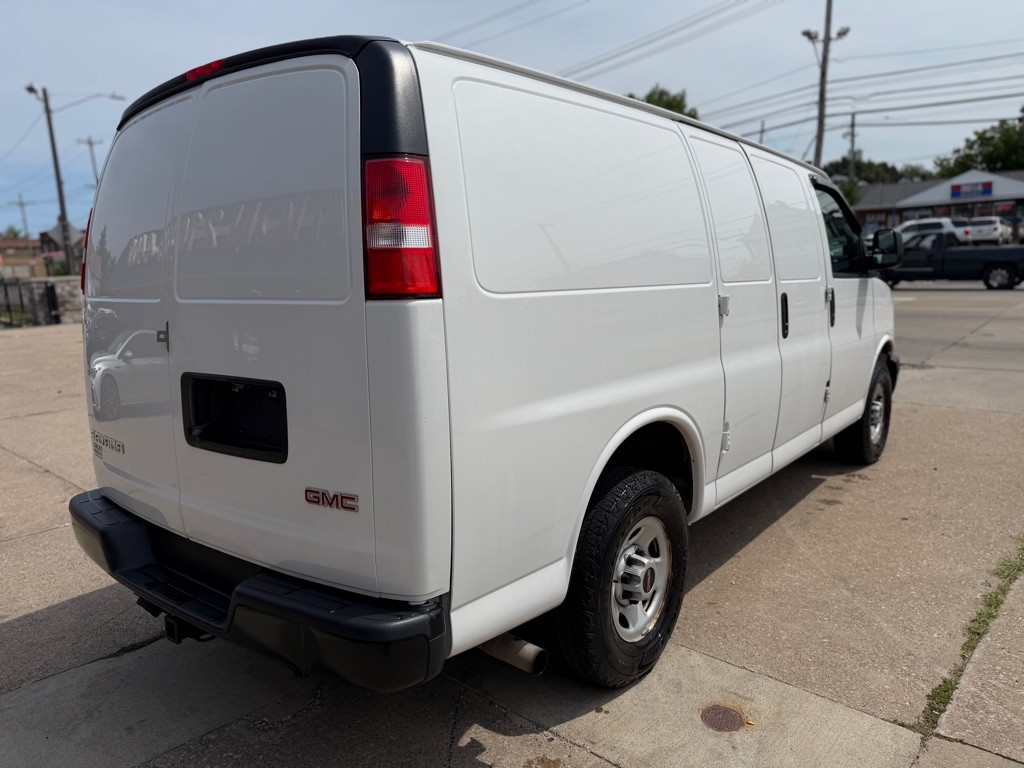 2020 GMC Savana Image 6