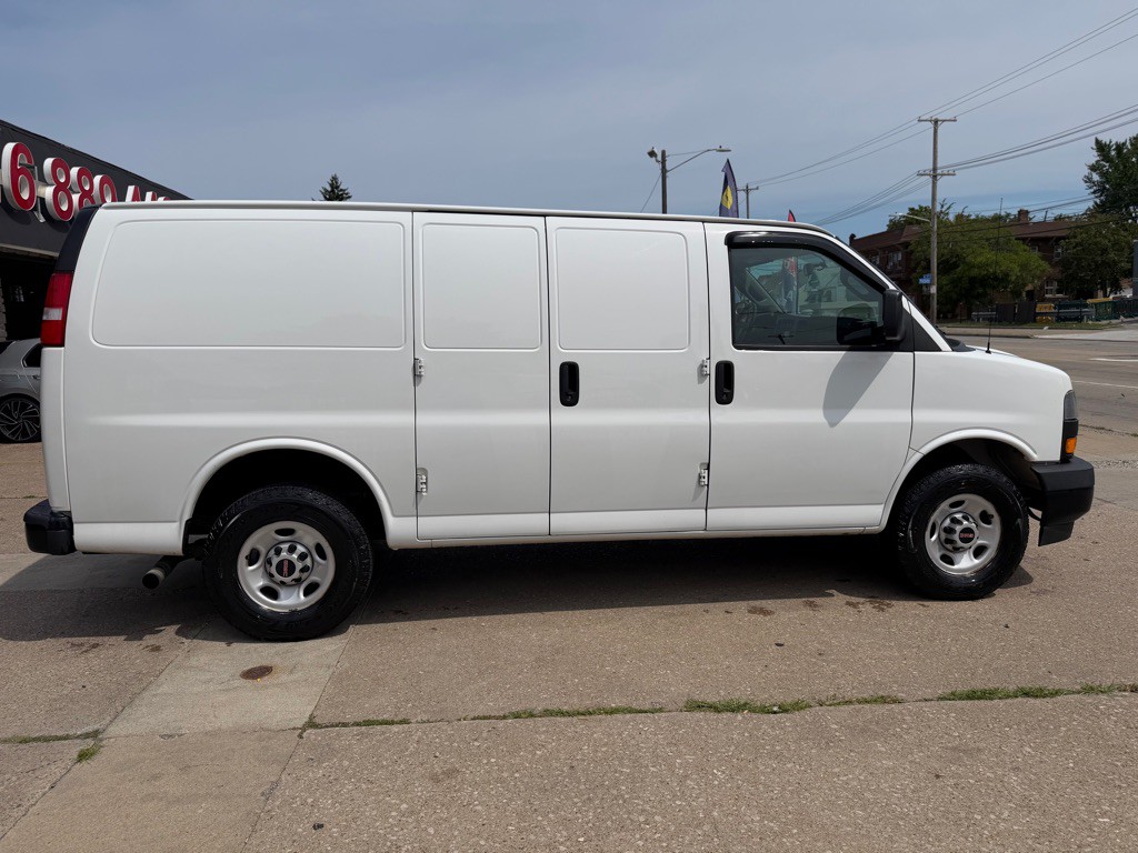 2020 GMC Savana Image 7