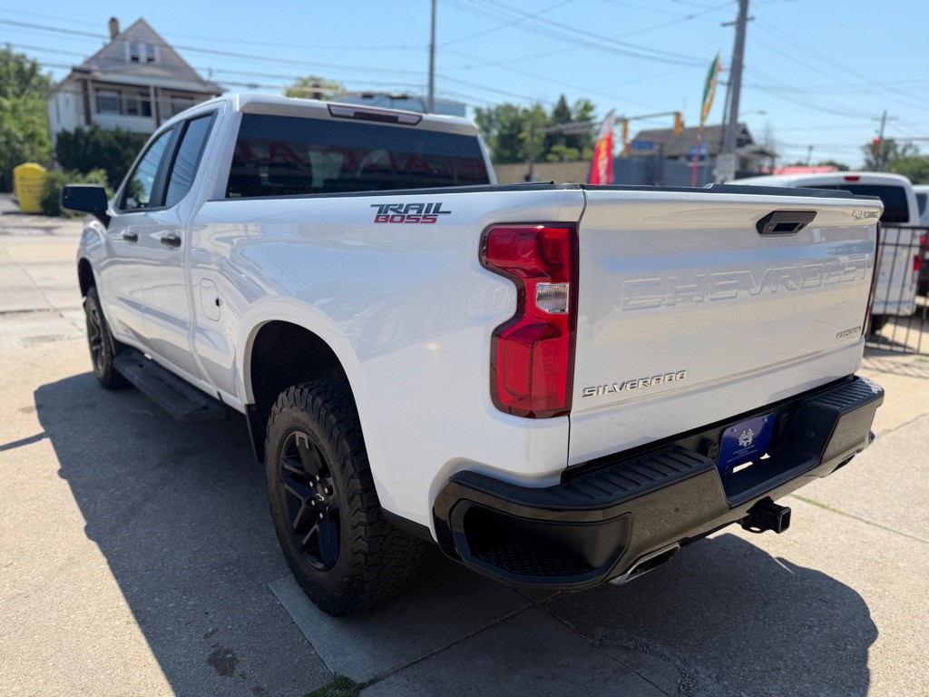 2019 Chevrolet Silverado 1500 Image 3