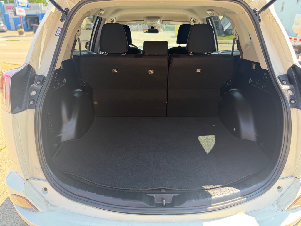 2018 Toyota Rav4 Image 9