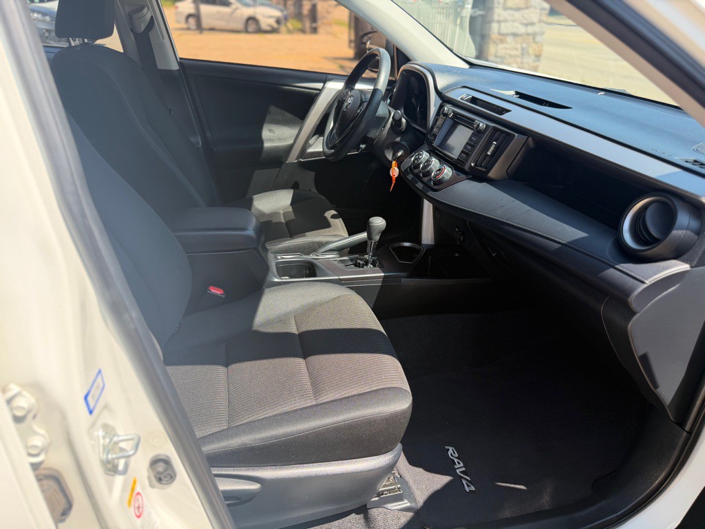 2018 Toyota Rav4 Image 11