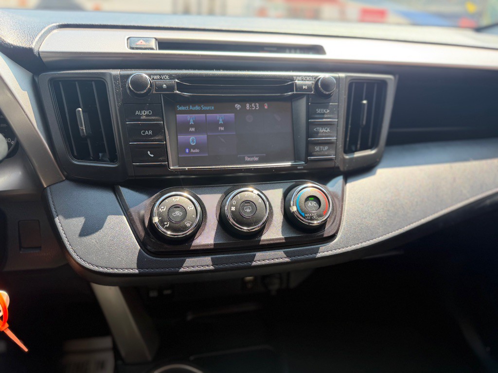 2018 Toyota Rav4 Image 18