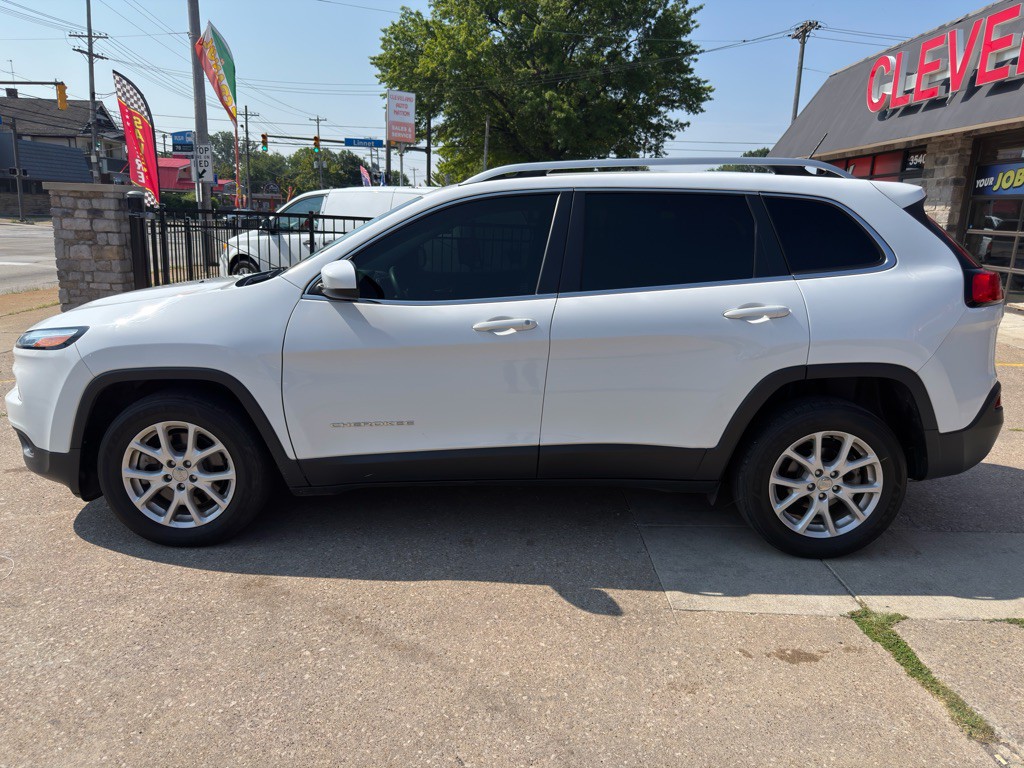 2018 Jeep Cherokee Image 2