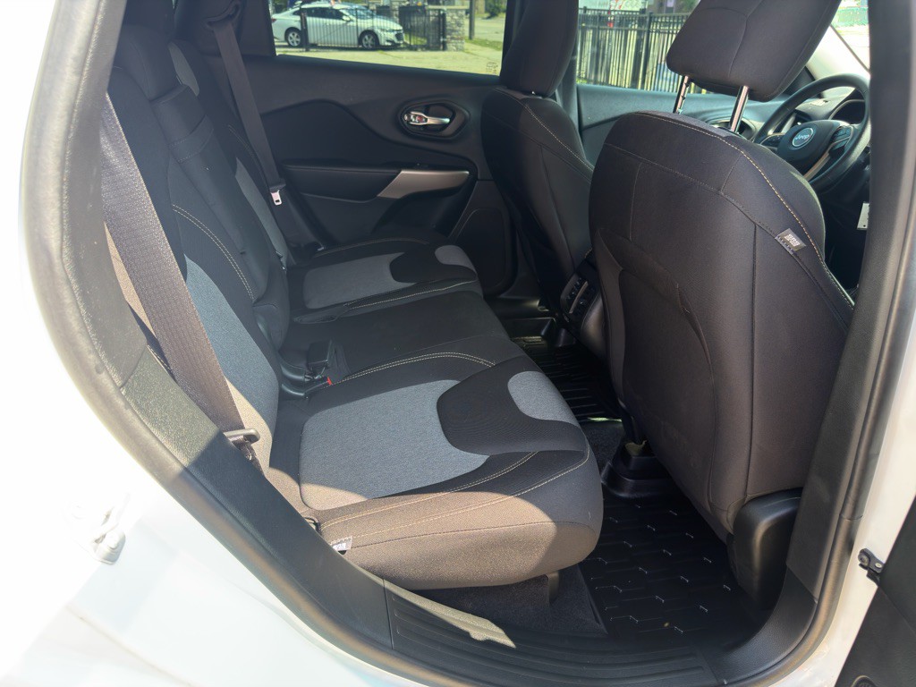 2018 Jeep Cherokee Image 10
