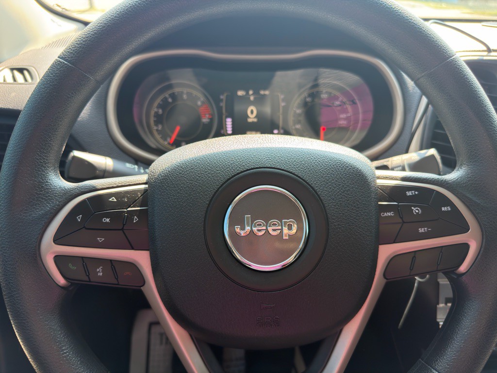 2018 Jeep Cherokee Image 16
