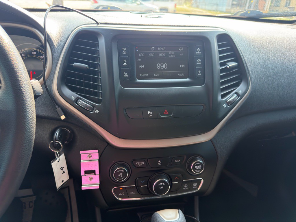 2018 Jeep Cherokee Image 18