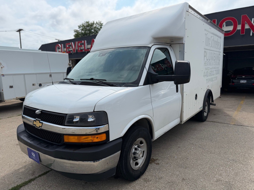 2022 Chevrolet Express Image 2