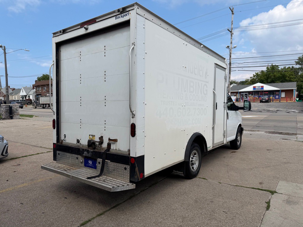 2022 Chevrolet Express Image 6