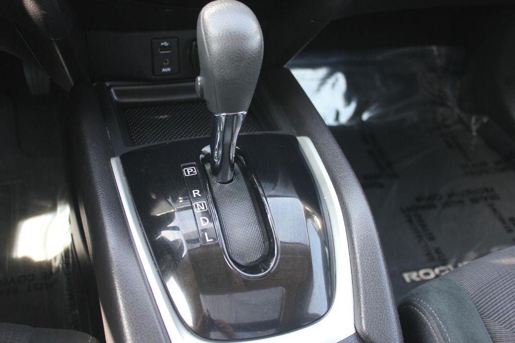 2015 Nissan Rogue Image 21