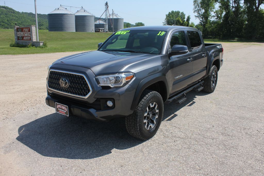 2019 Toyota Tacoma Image 1