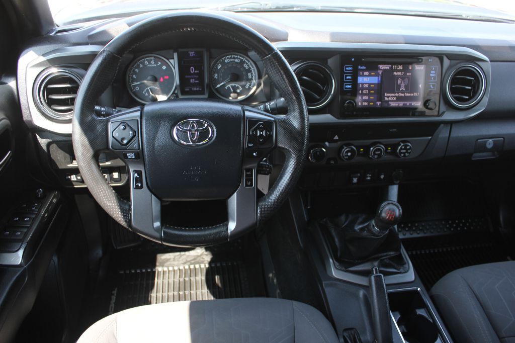 2019 Toyota Tacoma Image 10