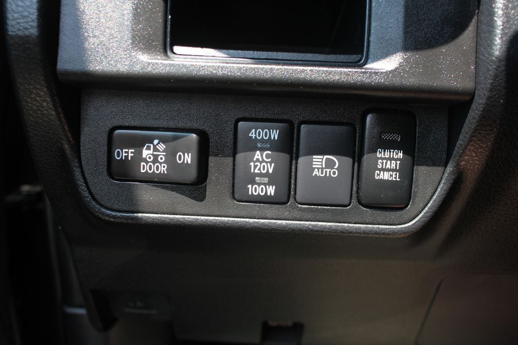 2019 Toyota Tacoma Image 18