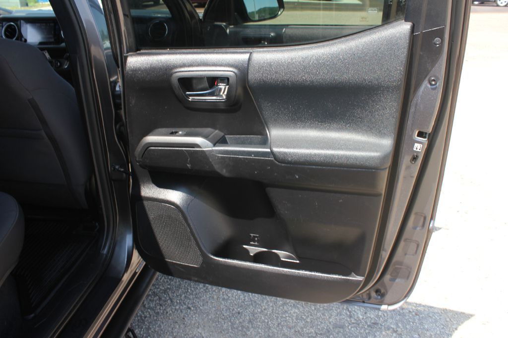 2019 Toyota Tacoma Image 36