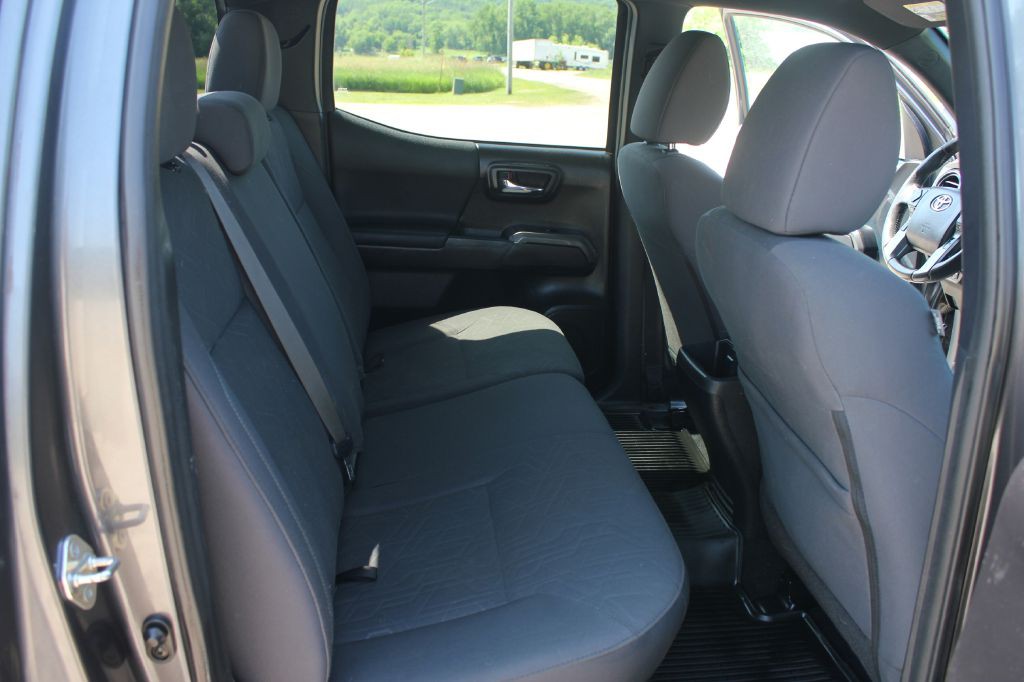 2019 Toyota Tacoma Image 37