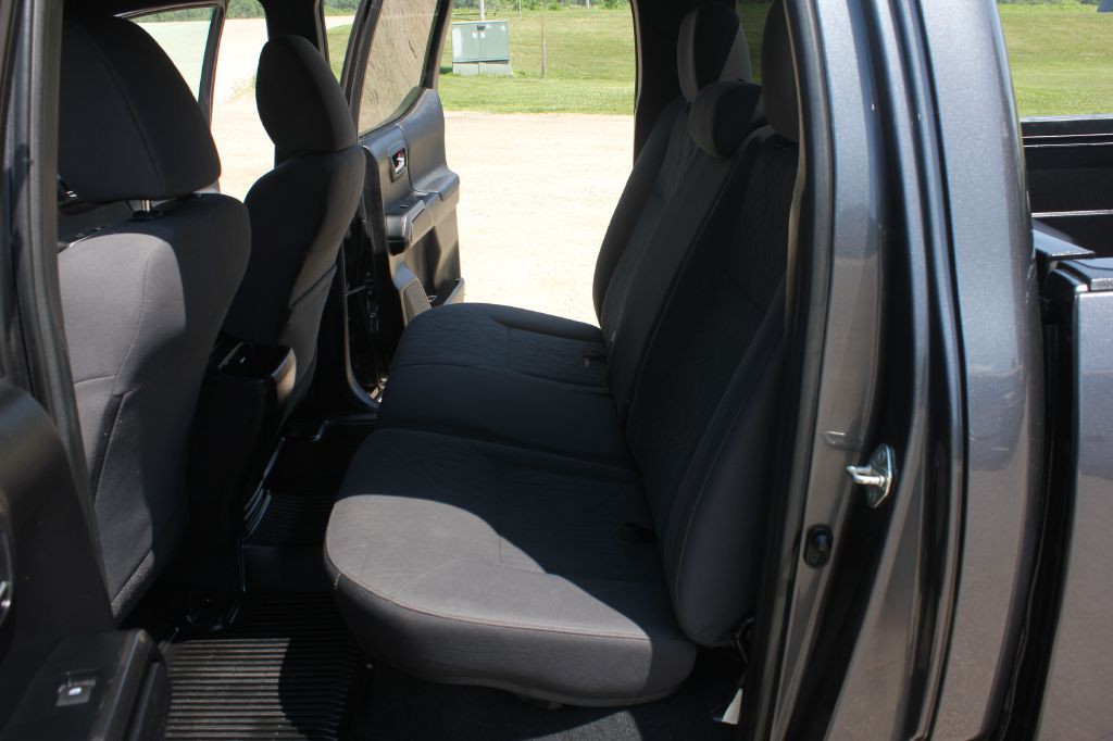 2019 Toyota Tacoma Image 39