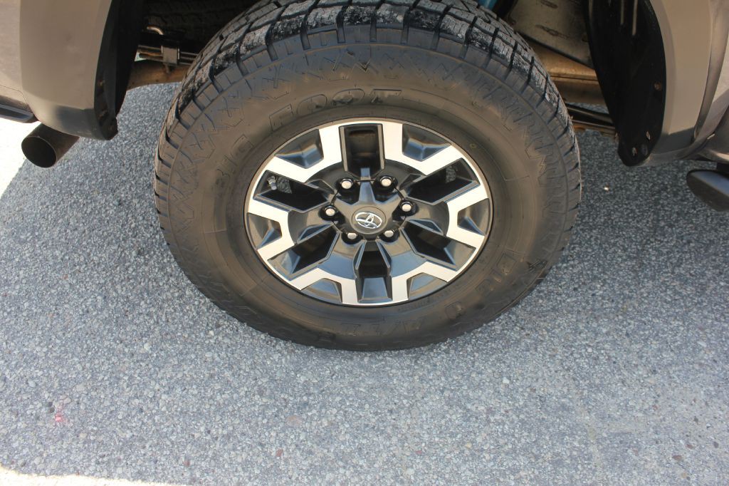 2019 Toyota Tacoma Image 55