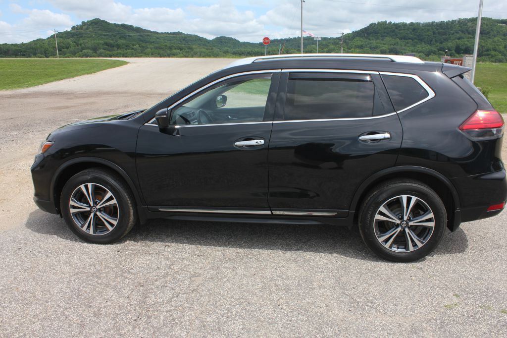 2017 Nissan Rogue Image 9
