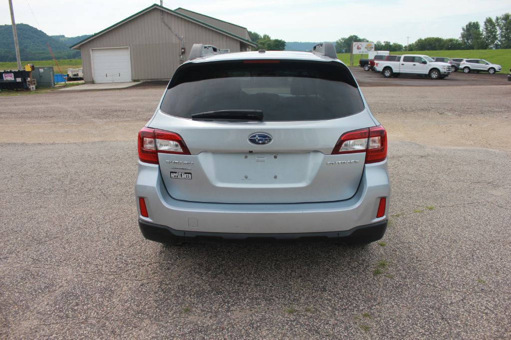 2015 Subaru Outback Image 7