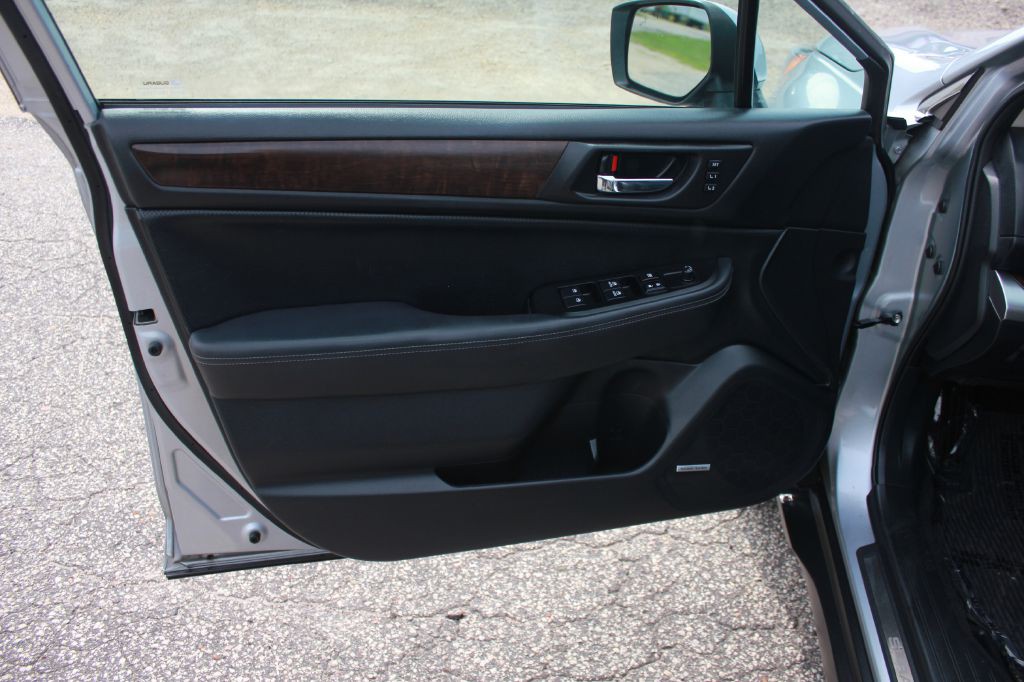 2015 Subaru Outback Image 28