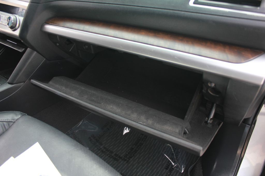 2015 Subaru Outback Image 35