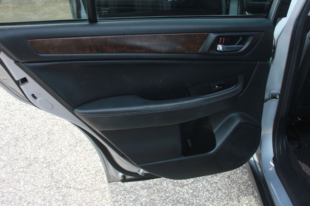2015 Subaru Outback Image 38