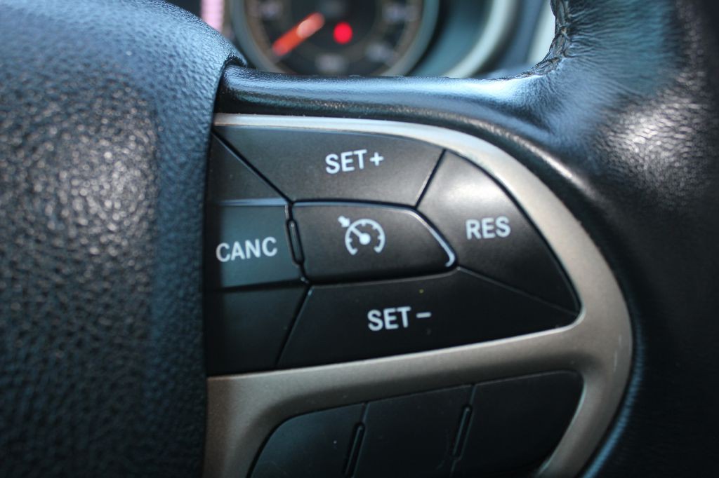 2015 Jeep Cherokee Image 14