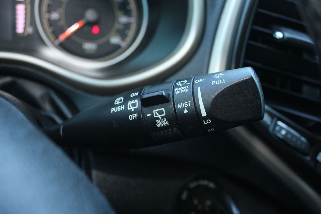 2015 Jeep Cherokee Image 16