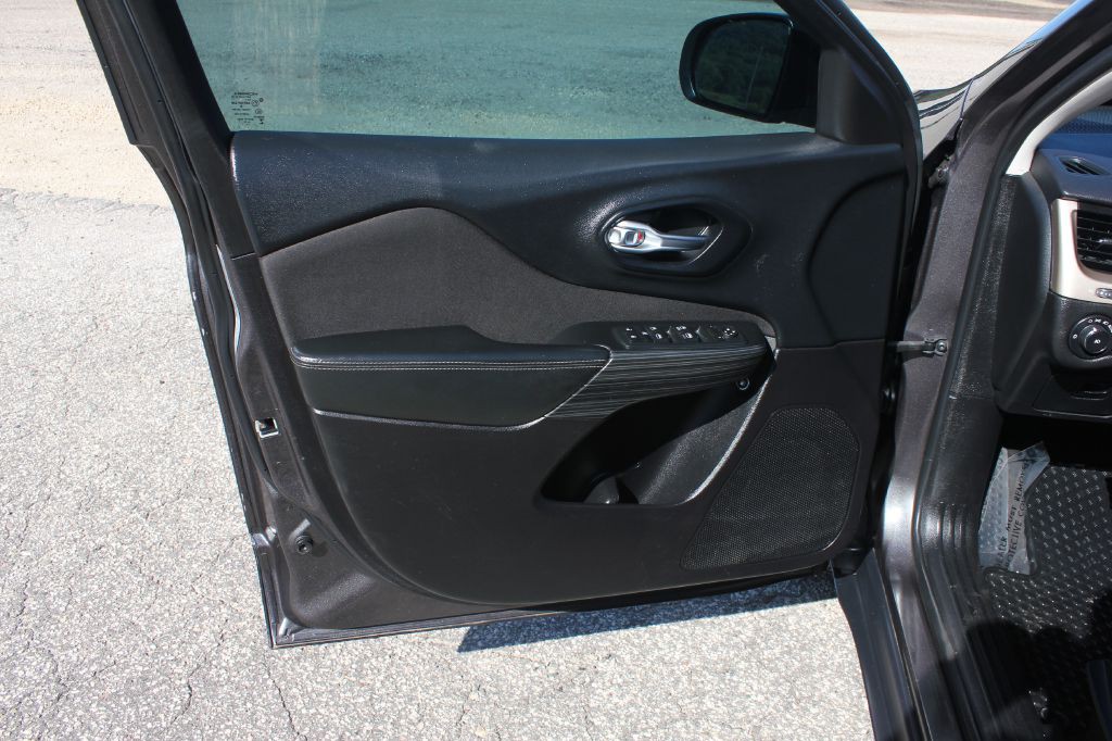 2015 Jeep Cherokee Image 27